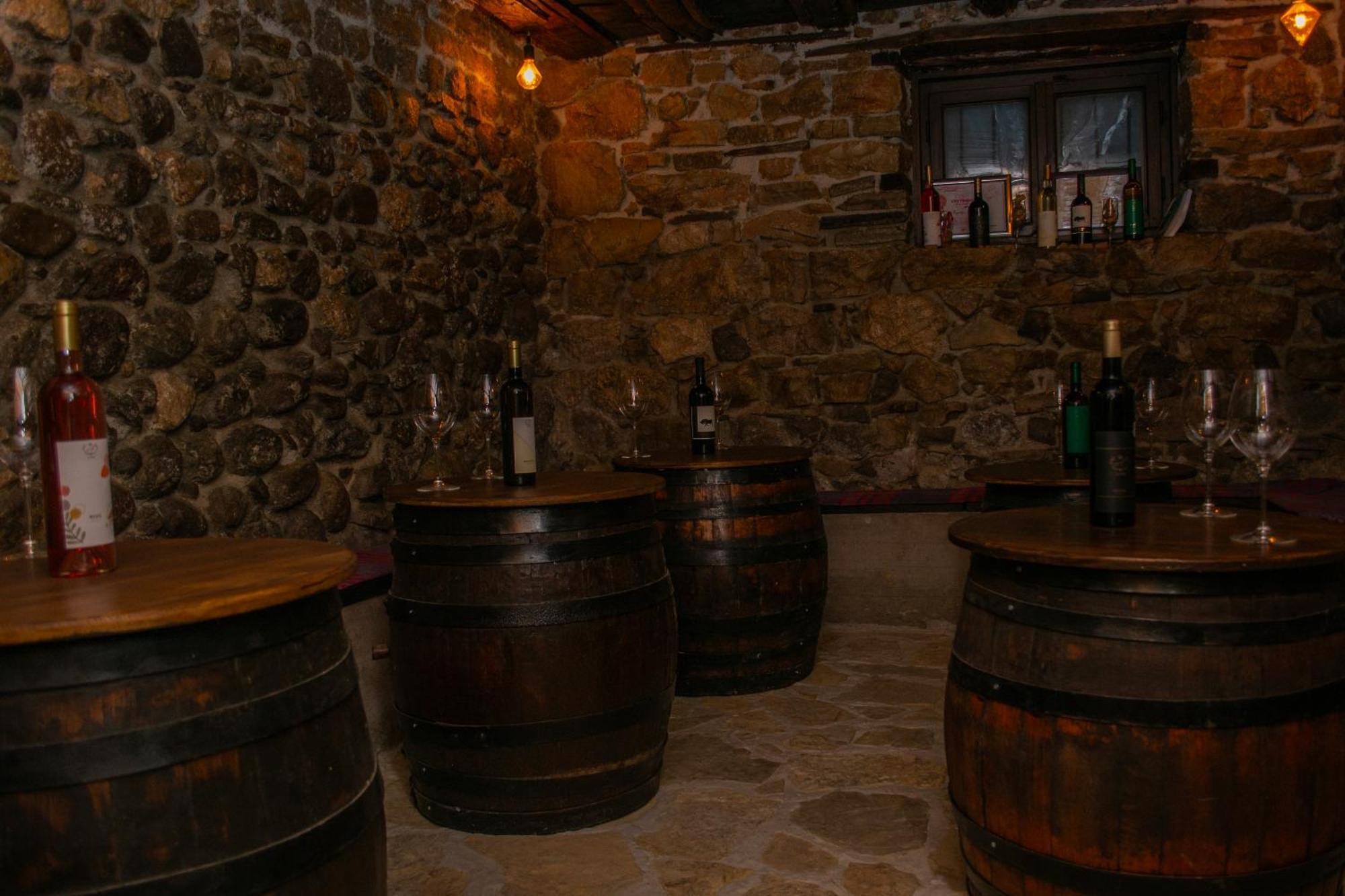 Arаbeska Family Winery & Apartments Kavadarci Esterno foto