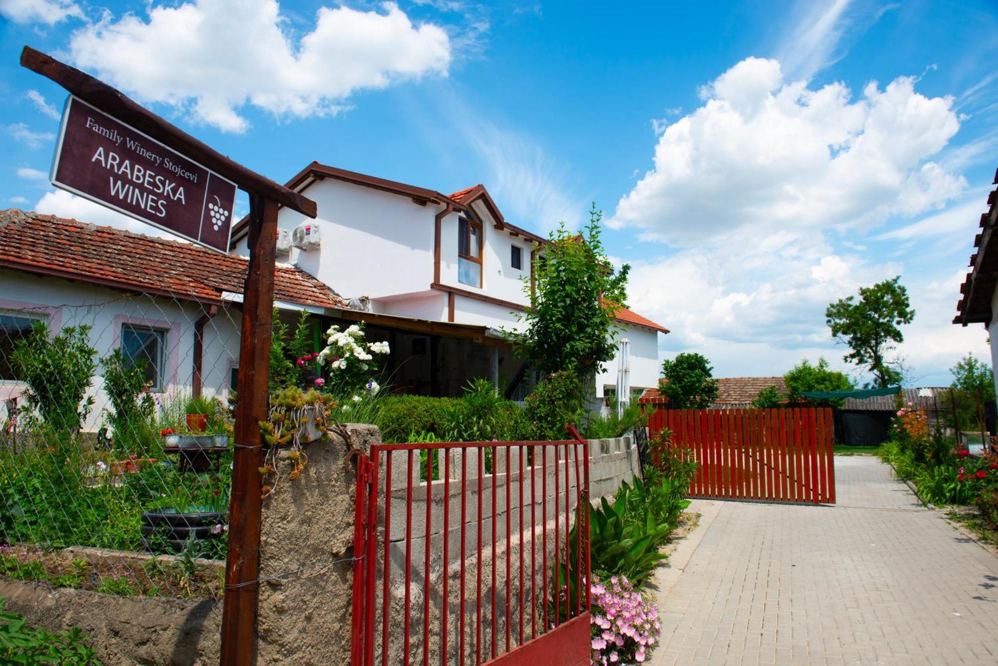Arаbeska Family Winery & Apartments Kavadarci Esterno foto